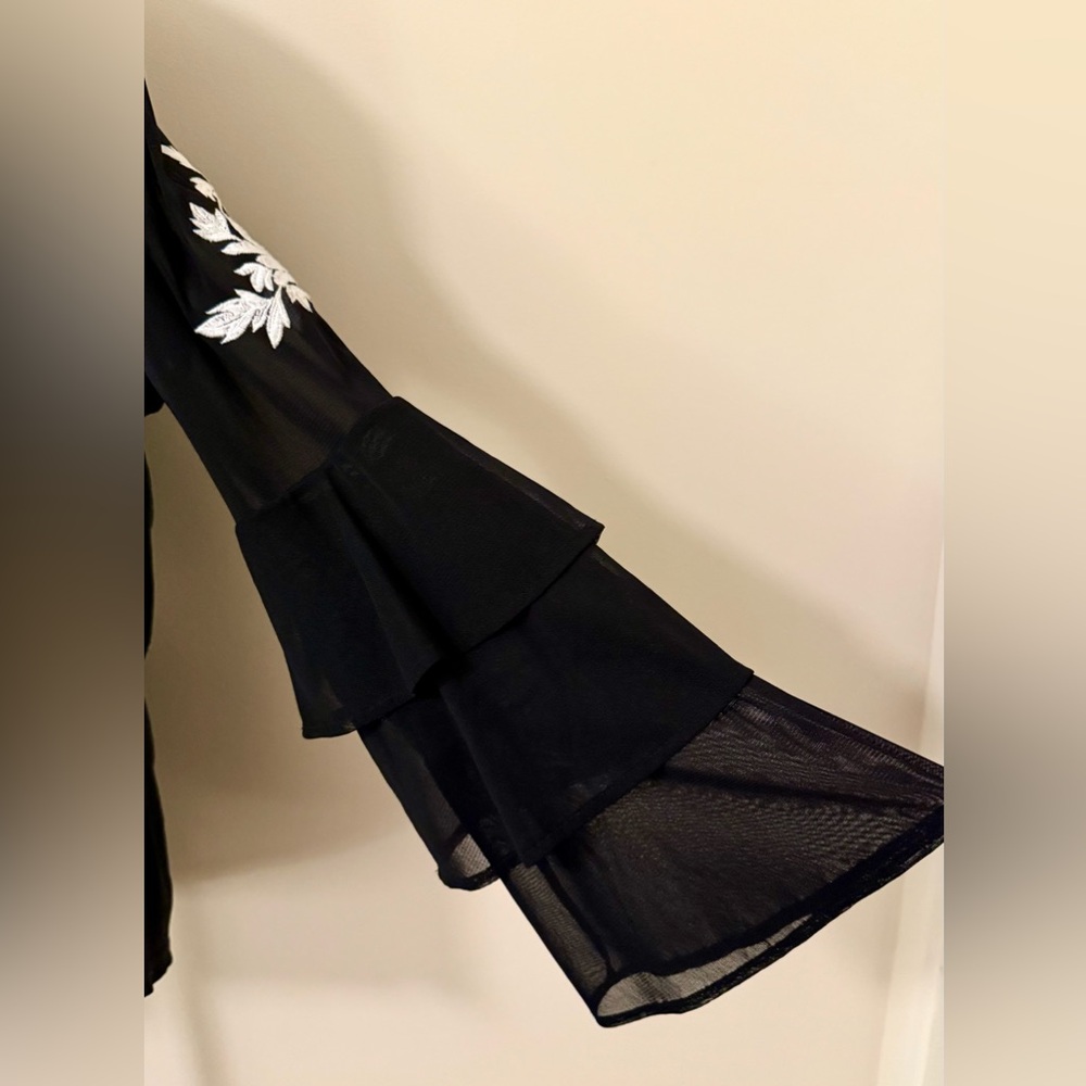 INC International Concepts Black Top. White Floral Design. Sexy, sophisticated - Picture 7 of 10